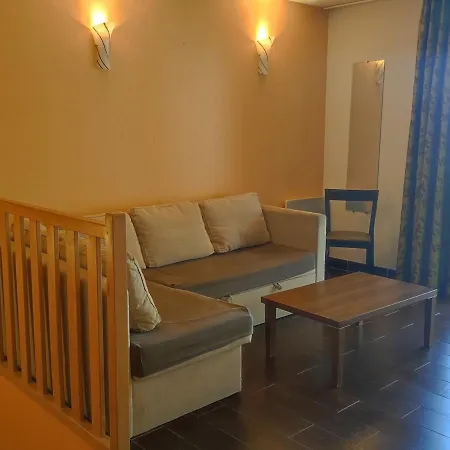Duplex T3 A Avec Terrasse, Piscine, Sauna Et Parking - Capacite 6 Personnes - Fr-1-165b-53 Apartment