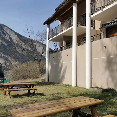 Apartment Duplex T3 A Avec Terrasse, Piscine, Sauna Et Parking - Capacite 6 Personnes - Fr-1-165b-53 Jausiers